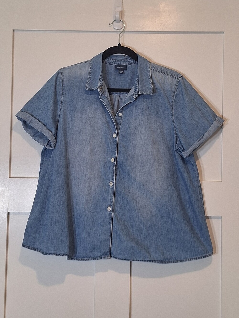 J. Jill Chambray Denim Button Down Shirt 100% Cotton Fading Short Roll Sleeve LP